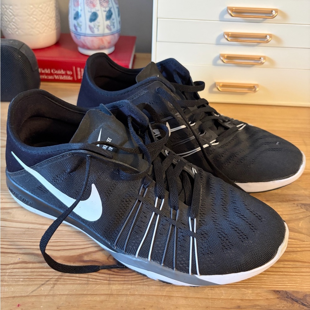 Nike Free TR6 Women’s Black Size 7.5 Training Shoes